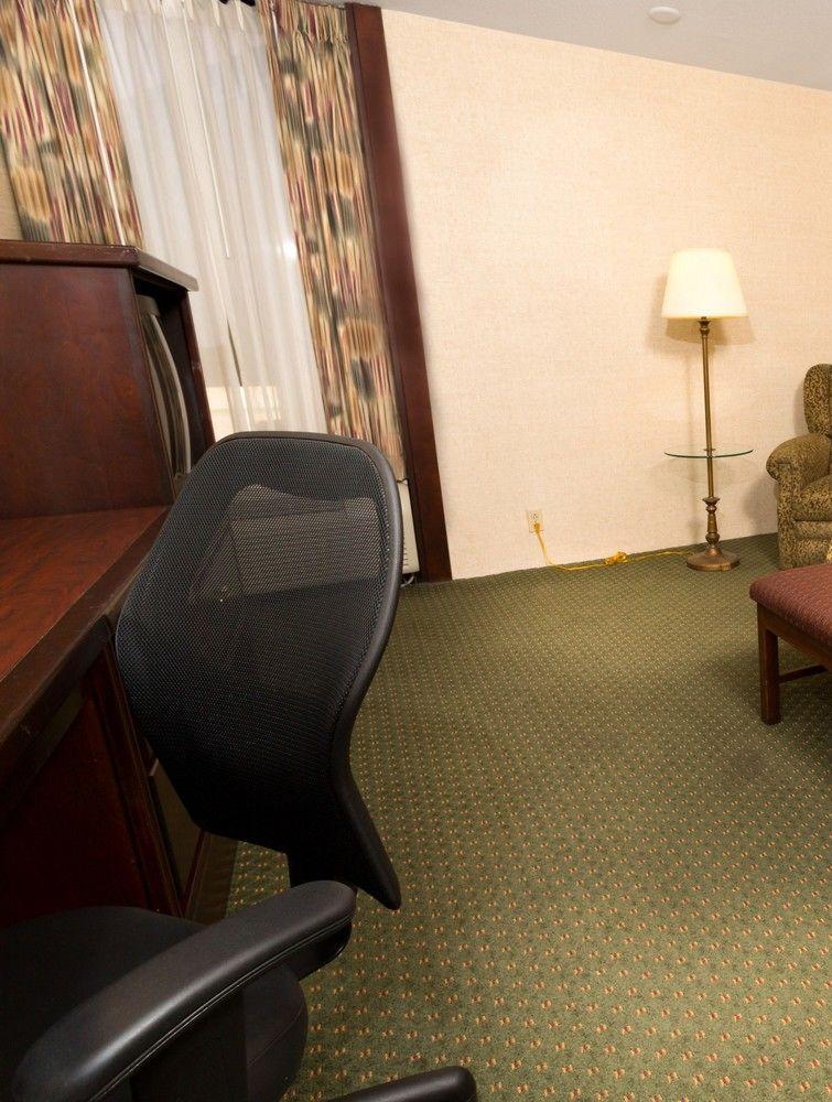 Pear Tree Hotel 2*